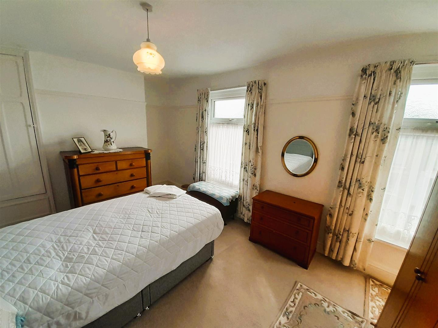 Llwynhendy Road, Llanelli, SA14 9HR